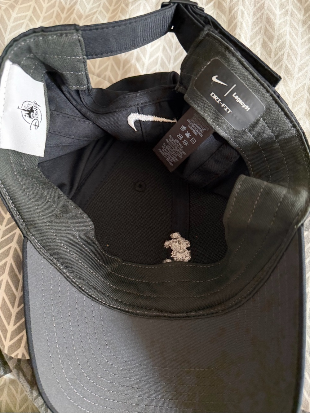 Disney mickey hat - Picture 2 of 5